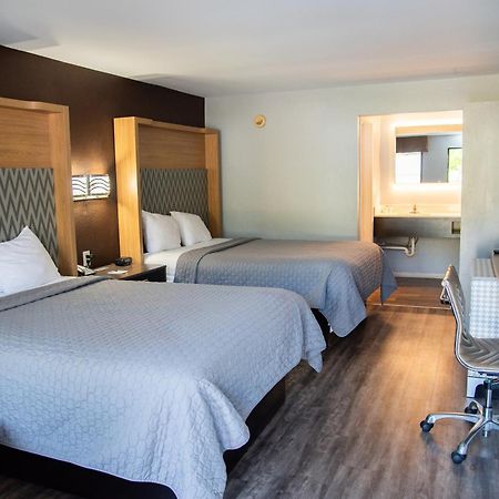 Columbus Inn And Suites Ngoại thất bức ảnh
