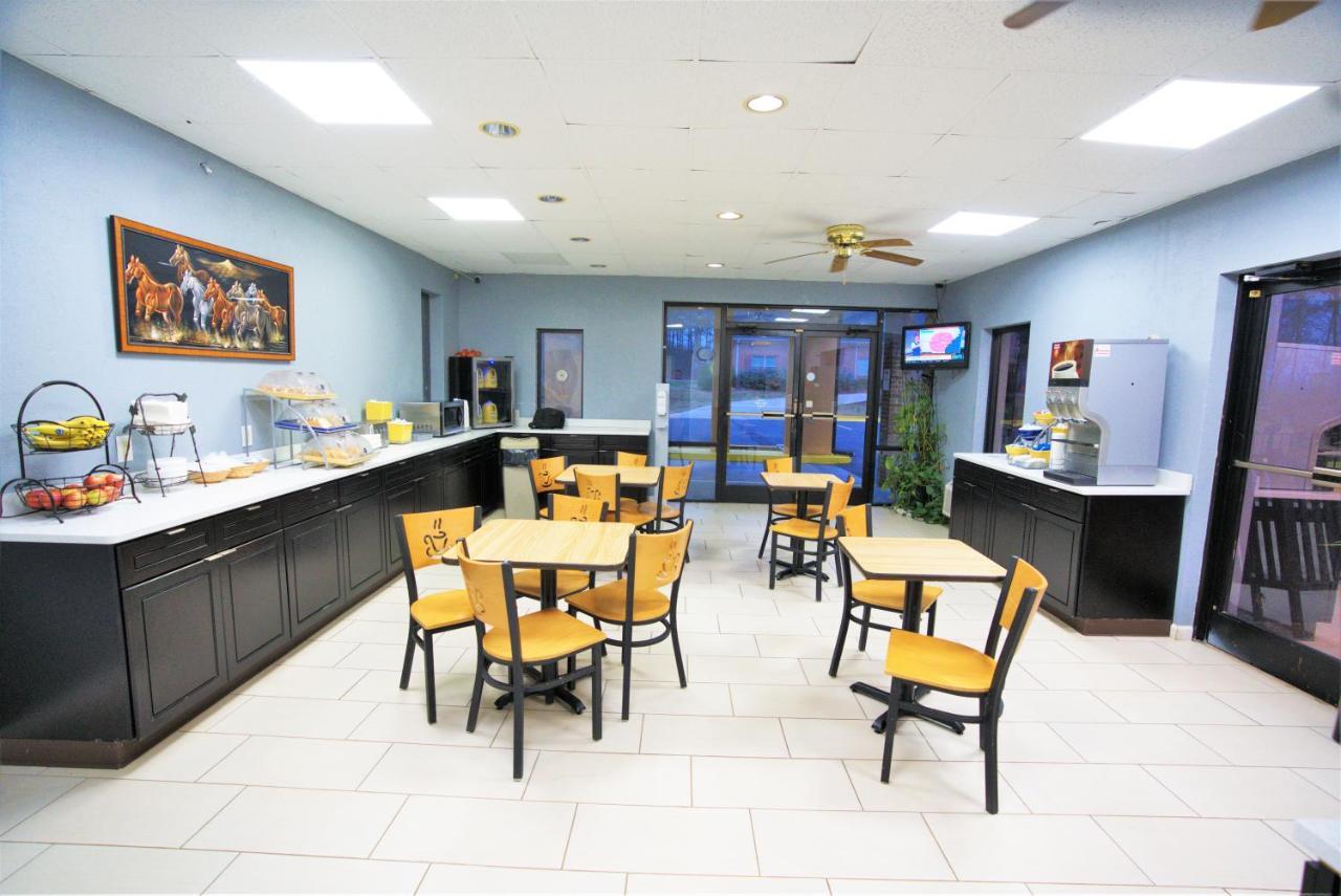 Columbus Inn And Suites Ngoại thất bức ảnh