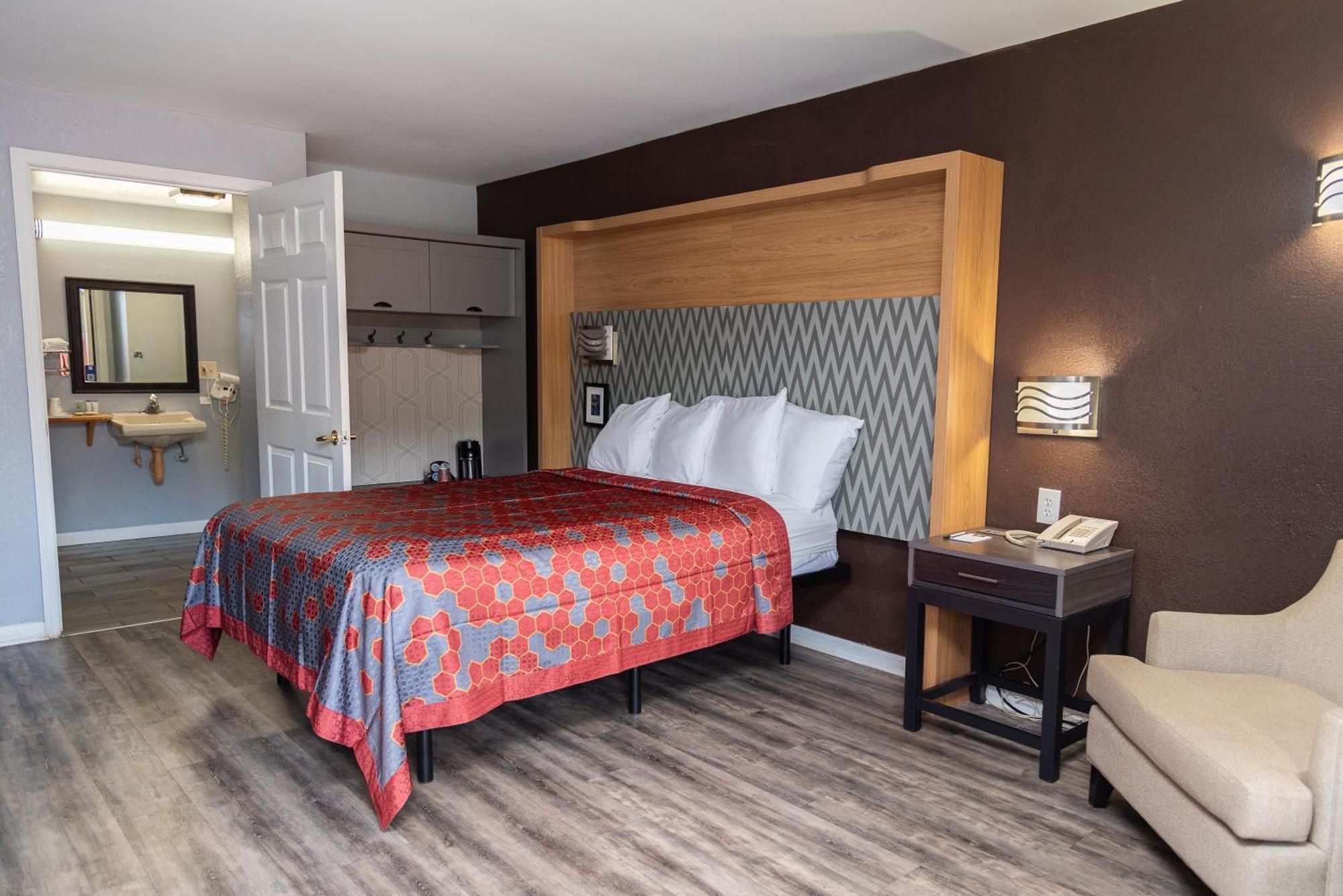 Columbus Inn And Suites Ngoại thất bức ảnh