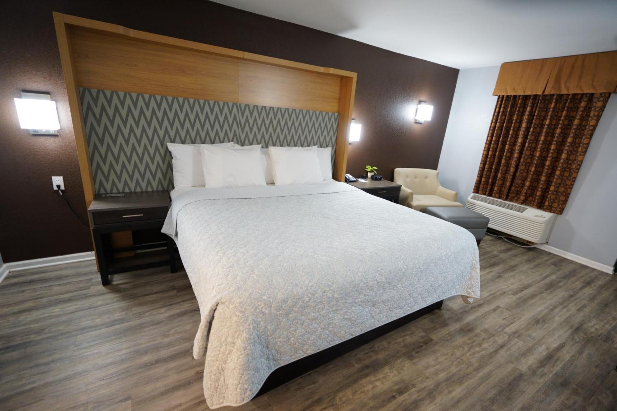 Columbus Inn And Suites Ngoại thất bức ảnh