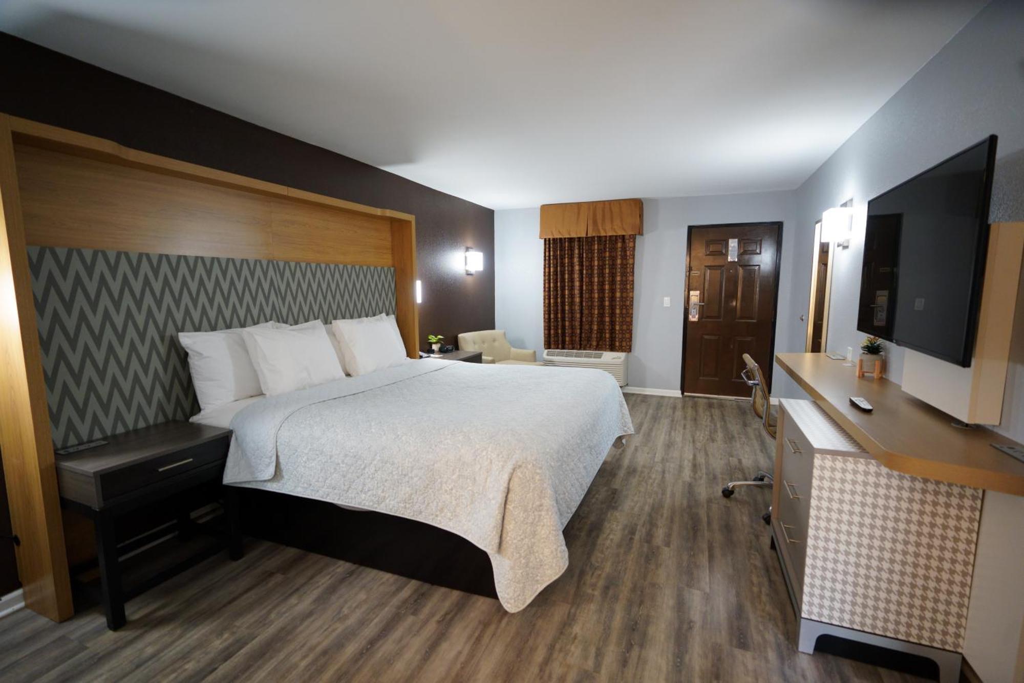 Columbus Inn And Suites Ngoại thất bức ảnh