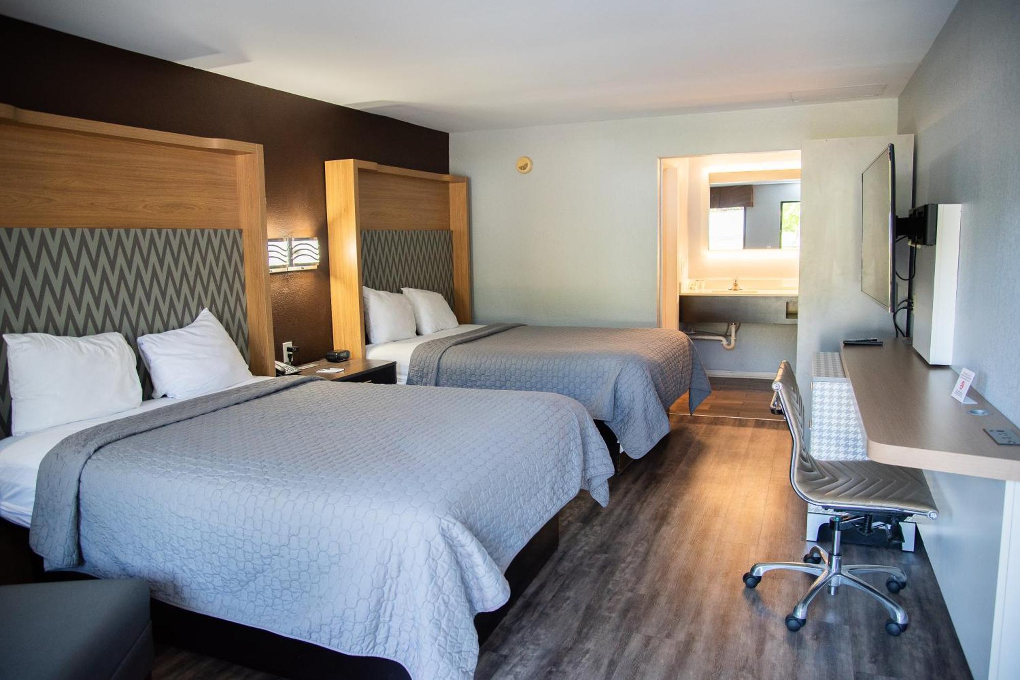 Columbus Inn And Suites Ngoại thất bức ảnh