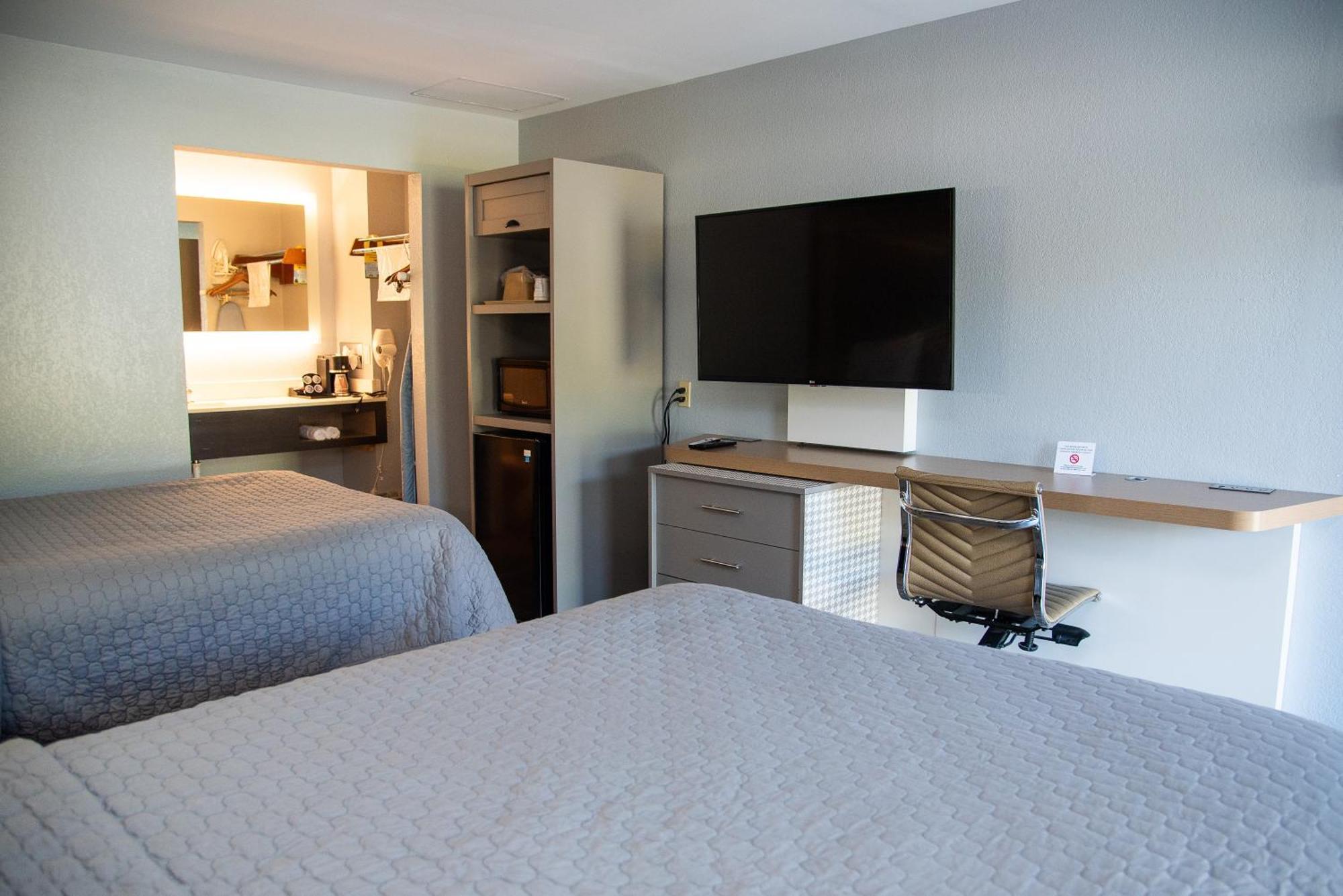 Columbus Inn And Suites Ngoại thất bức ảnh