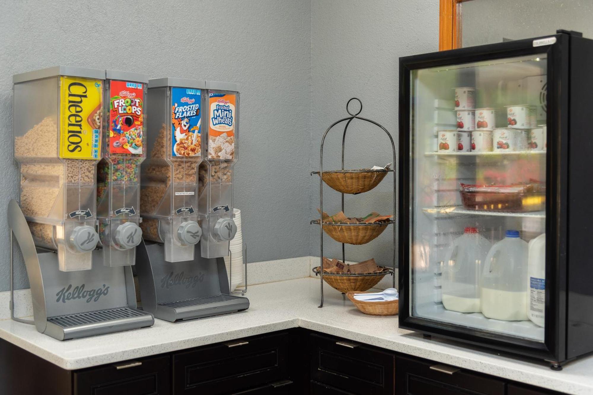 Columbus Inn And Suites Ngoại thất bức ảnh